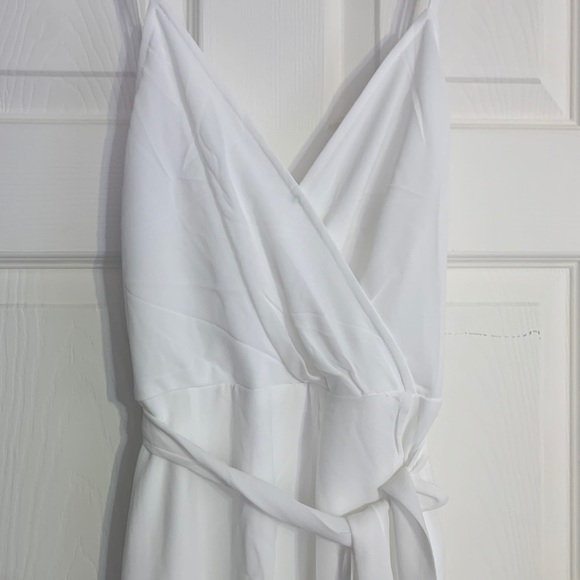 ❌DONATED❌White V-neck Surplice Adjustable Straps Maxi Shorts Romper - Picture 7 of 17